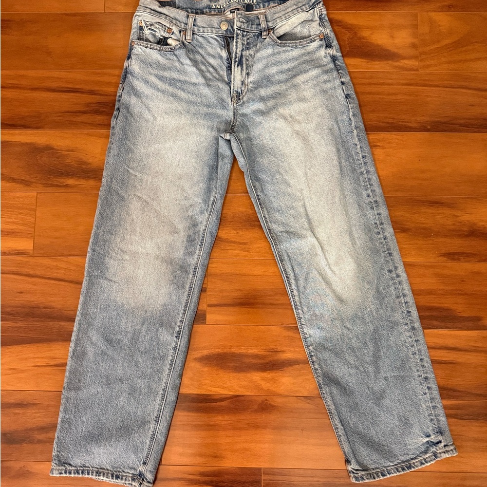 American Eagle Outfitters Light Wash Boyfriend Jeans